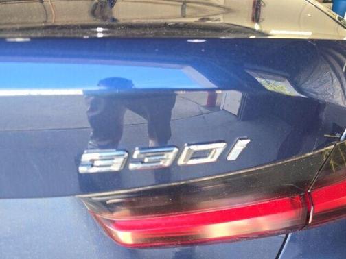2022 BMW 330 i xDrive