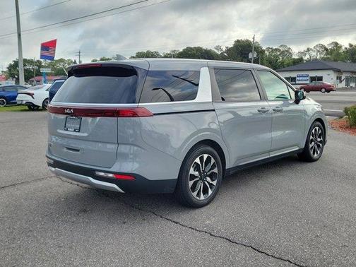 Ceramic Silver 2023 Kia Carnival EX