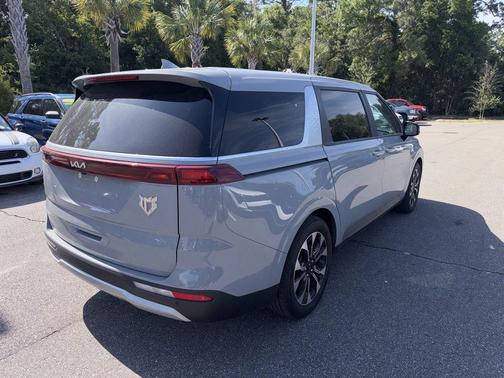 Ceramic Silver 2023 Kia Carnival EX