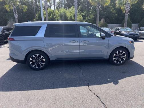 Ceramic Silver 2023 Kia Carnival EX
