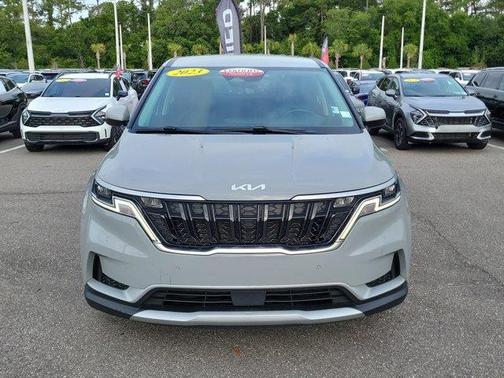 Ceramic Silver 2023 Kia Carnival EX