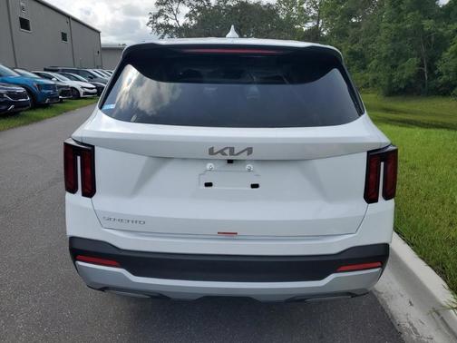 2026 Kia Sorento LX