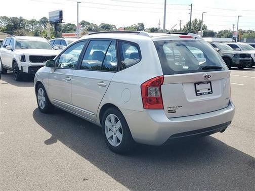 2007 Kia Rondo LX