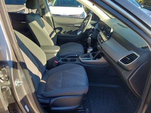 Steel Gray 2024 Kia Seltos LX
