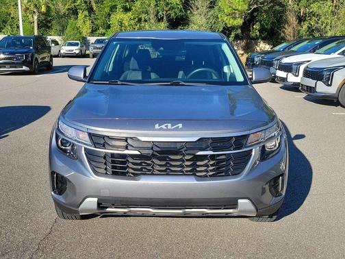 Steel Gray 2024 Kia Seltos LX