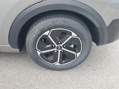 2024 Kia Niro LX