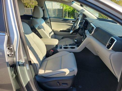 2022 Kia Sportage EX