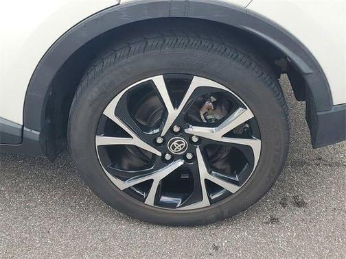 2020 Toyota C-HR XLE