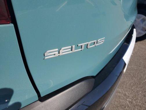 2025 Kia Seltos EX