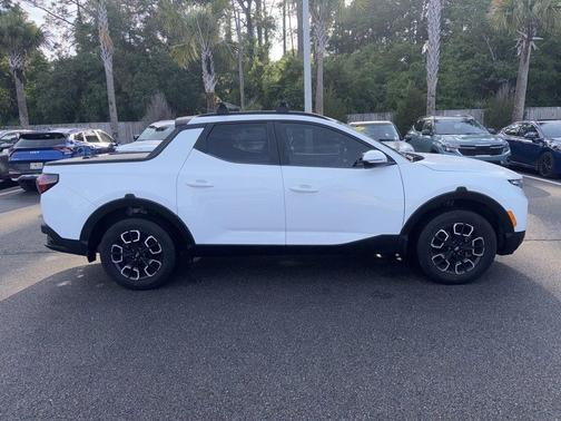 Ice White 2022 Hyundai SANTA CRUZ 2.5T SEL Premium