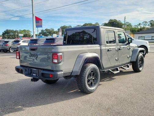 Sting Gray Clearcoat 2022 Jeep Gladiator Sport