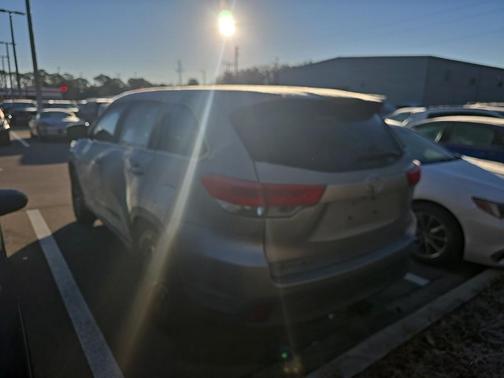 2018 Toyota Highlander LE