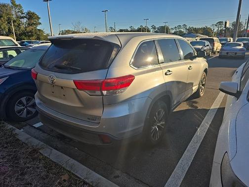 2018 Toyota Highlander LE