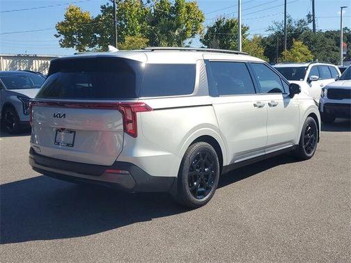 2026 Kia Carnival SX