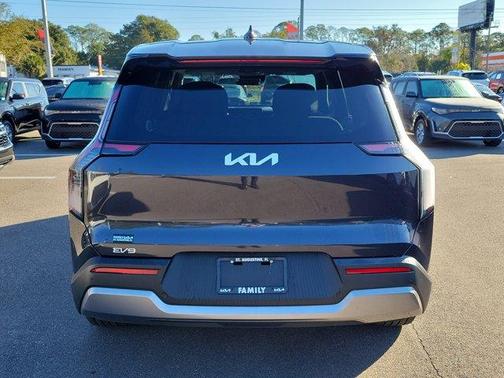 2026 Kia EV9 Light Long Range