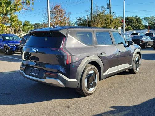 2026 Kia EV9 Light Long Range