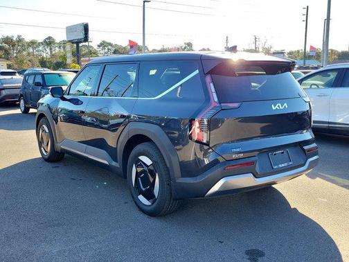 2026 Kia EV9 Light Long Range