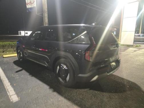 2026 Kia EV9 Light Long Range