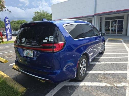 2021 Chrysler Pacifica Hybrid Pinnacle