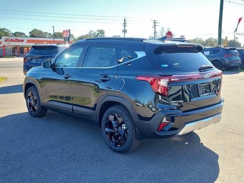 Fusion Orange 2026 Kia Seltos EX