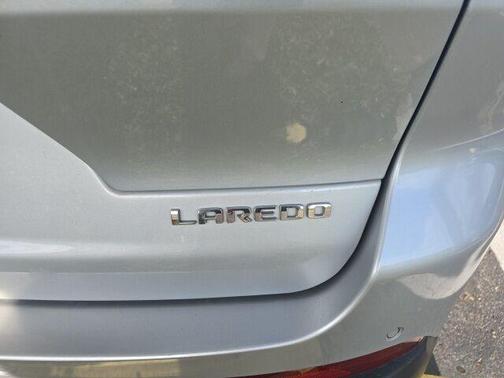 2021 Jeep Grand Cherokee L Laredo