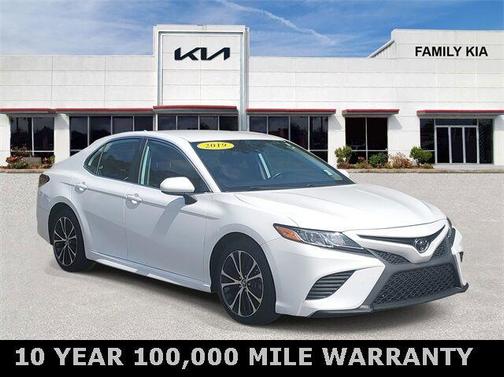 2019 Toyota Camry SE