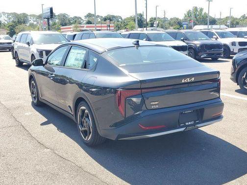 2025 Kia K4 EX