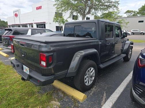 2023 Jeep Gladiator Sport