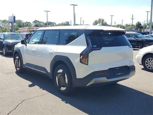 2026 Kia EV9 Light Long Range