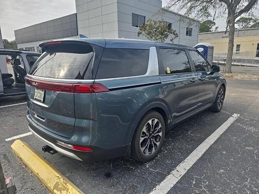 2022 Kia Carnival EX