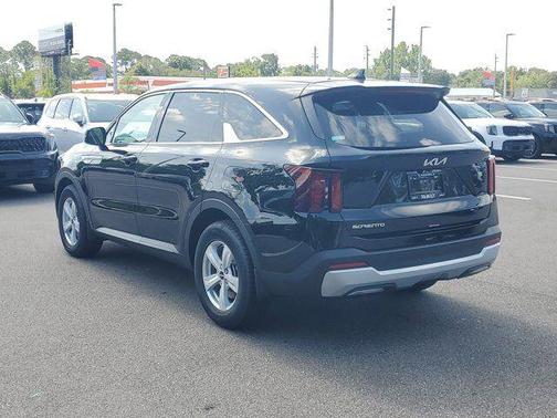 2025 Kia Sorento LX