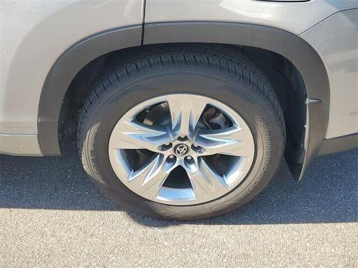 2016 Toyota Highlander Limited Platinum
