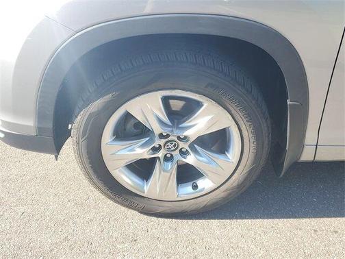 2016 Toyota Highlander Limited Platinum