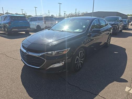 Mosaic Black Metallic 2022 Chevrolet Malibu RS