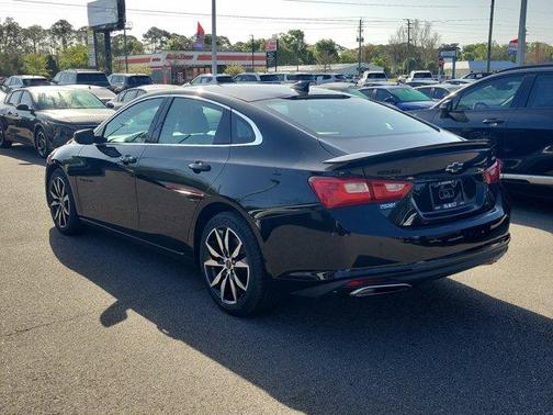 Mosaic Black Metallic 2022 Chevrolet Malibu RS