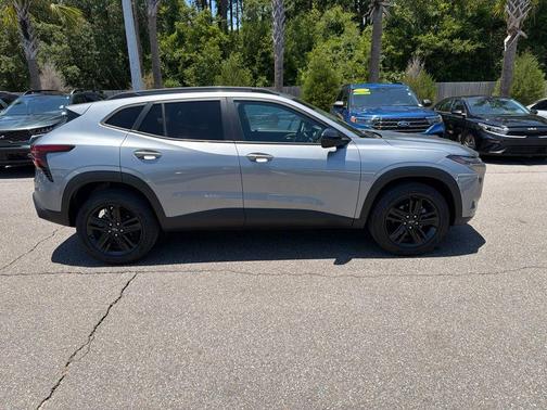 Sterling Gray Metallic 2025 Chevrolet Trax ACTIV