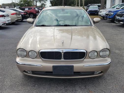 2004 Jaguar XJ8 