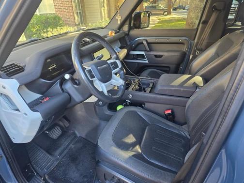 2020 Land Rover Defender 110 SE