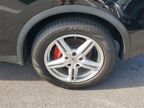 2014 Porsche Cayenne Platinum Edition