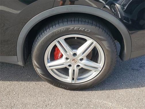 2014 Porsche Cayenne Platinum Edition