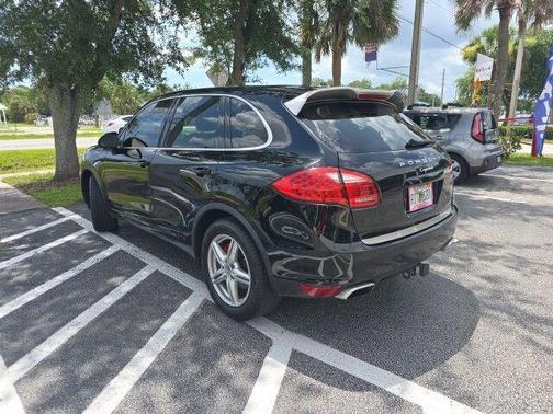 2014 Porsche Cayenne Platinum Edition