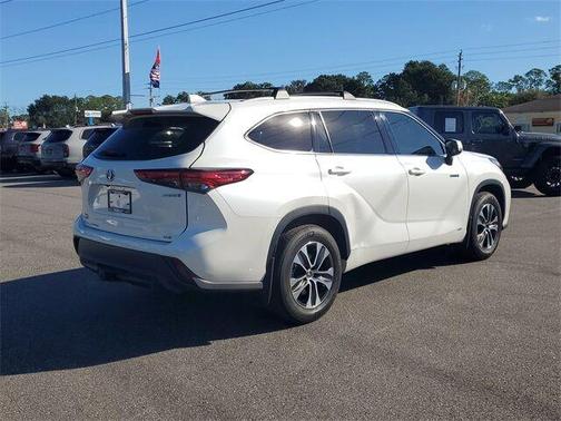 2021 Toyota Highlander Hybrid XLE