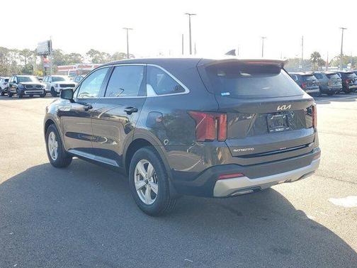 2025 Kia Sorento LX