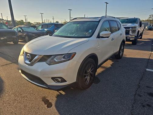 Moonlight White 2015 Nissan Rogue SL