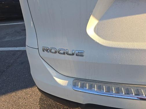 Moonlight White 2015 Nissan Rogue SL