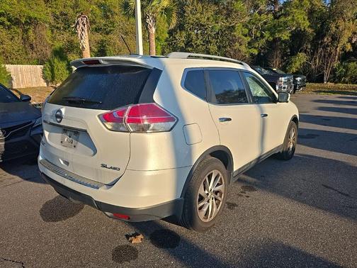 Moonlight White 2015 Nissan Rogue SL