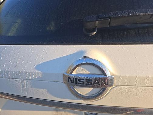 Moonlight White 2015 Nissan Rogue SL