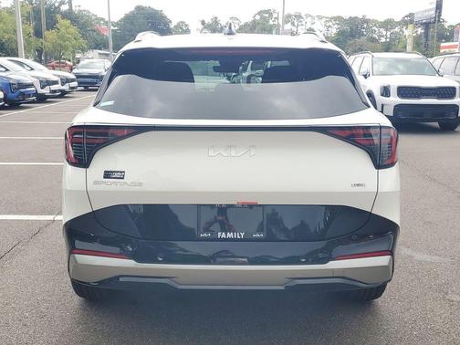 Snow White Pearl 2026 Kia Sportage Hybrid SX-Prestige
