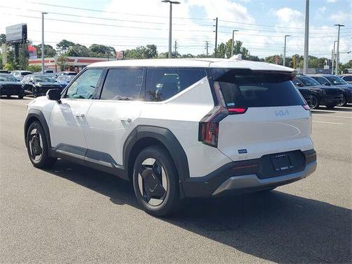 2026 Kia EV9 Light Long Range