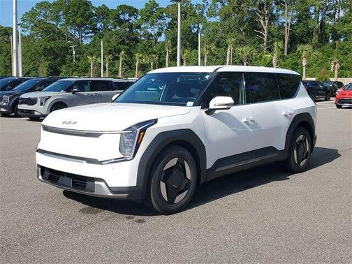 2026 Kia EV9 Light Long Range